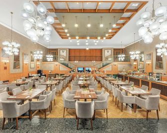 Danubius Hotel Raba - גיור - מסעדה