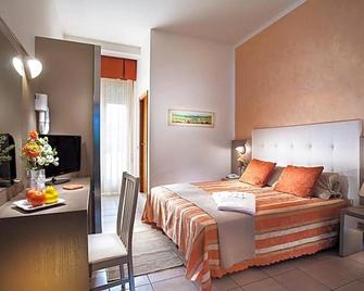 Hotel Bella Zurigo - Gatteo a Mare - Спальня