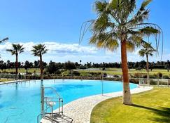 Belvilla By OYO Playa Granada Beach & Golf 13 - Motril - Piscina