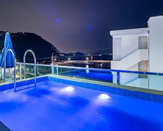 geojae sunstay poolvilla - Geoje - Pool