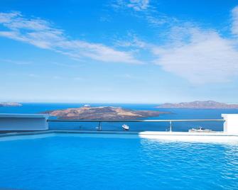The Last Sunbeam - Adults Only - Thera - Pool