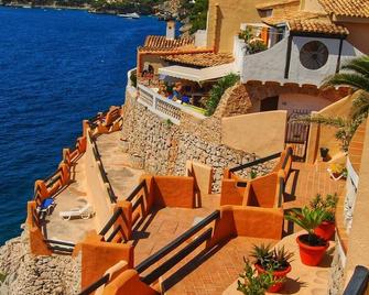 A3023 Apartment with sea view for 2 people in Cala Fornells - Peguera