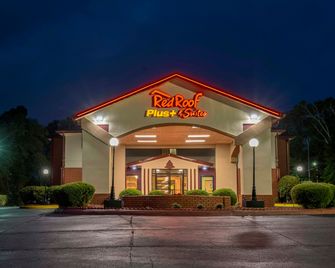 Red Roof Inn Plus+ & Suites Opelika - Opelika - Bygning