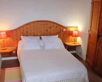 Charming Ground-Floor Cottage with Walled Courtyard in Scenic Hiking Area - Tence - Chambre