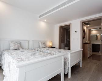 3 bedroom apartment on the seafront - Barra - Habitación