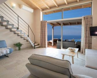 Pantheon Resort And Villas - Agios Nikitas - Living room
