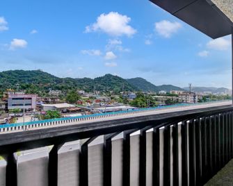 Super Collection O Guwahati Isbt - Guwahati - Balcony