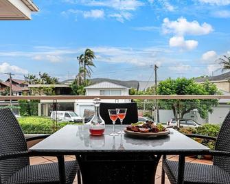 Iluka Palm Cove Penthouse - Palm Beach - Balcony