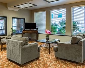 Quality Inn and Suites Vancouver north - Vancouver - Lounge
