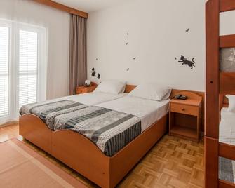 Hotel Barba - Starigrad - Schlafzimmer