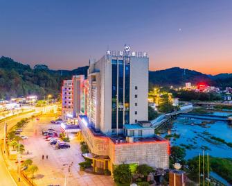 Friendly Hotel (Shaoguan Nanhua Temple) - Shaoguan - Gebouw