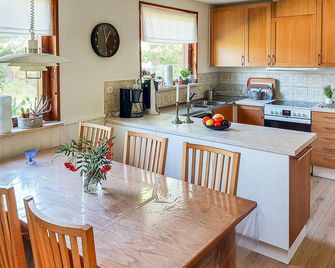 4 Bedroom Amazing Home In Falsterbo - Falsterbo - Kitchen