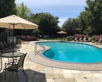 Remodeled 1 Bedroom Condo for rent - Torrance - Piscine