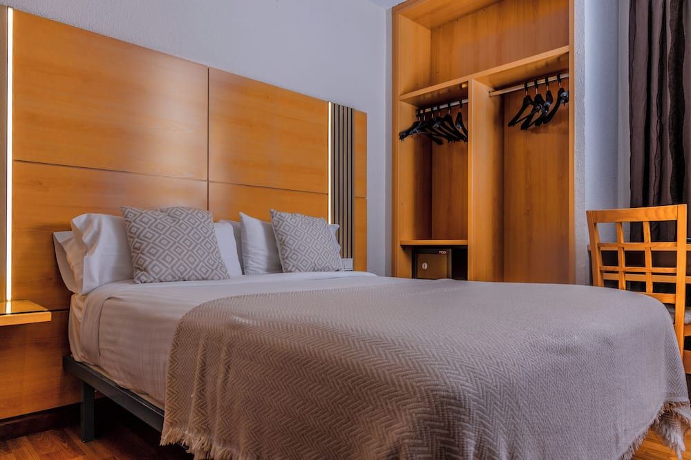 هوتل سيرانو