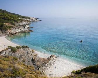 Pansion Platana - Loutraki - Strand