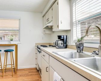 Inviting Sarasota Cottage 5 Mi to Beach Access! - Sarasota - Cocina