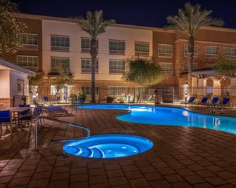 Staybridge Suites Phoenix East - Gilbert By IHG - Gilbert - Zwembad