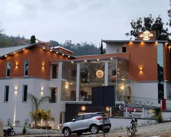 Hotel Friday Inn - Yercaud - Building