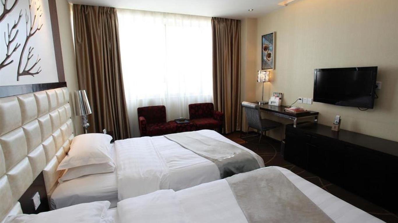 Kunming Long Way Hotel