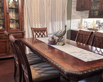 Beautiful Villa with Treetop views south of Yosemite - Coarsegold - Dining room
