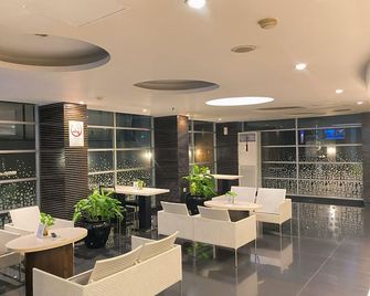 Studio One Thamrin Hotel - Jacarta - Restaurante