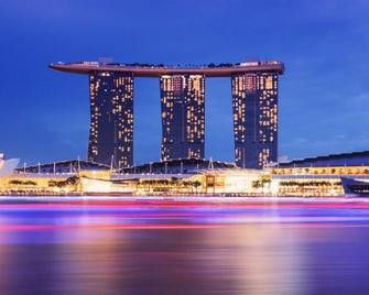 Atlantis Pods @ Bugis - Singapore - Building