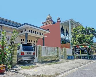 OYO Life 91600 Syariah Army Kost & Homestay - Gresik - Edificio