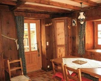 Rental Chalet 4 pers- CHAMONIX (3 Adults + 1 child measuring no more than 1m50 - Chamonix - Ruokailuhuone