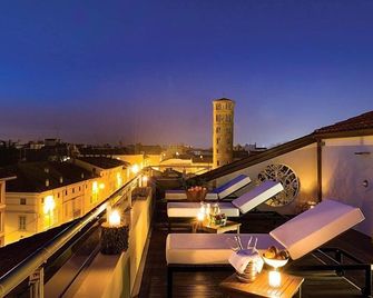 Palazzo Bezzi - ראבנה - מרפסת