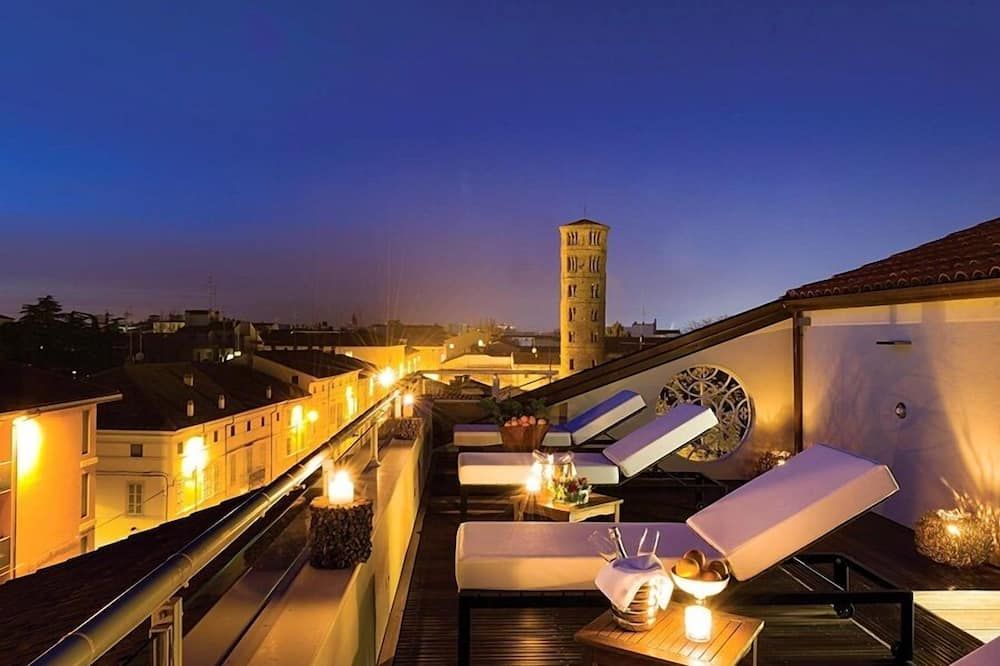 Palazzo Bezzi Hotel - ראבנה - מרפסת