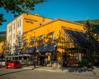 Adventure Hotel - Nelson - Budova