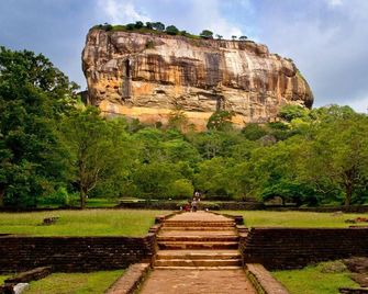 Sundaras Family Suites - Dambulla