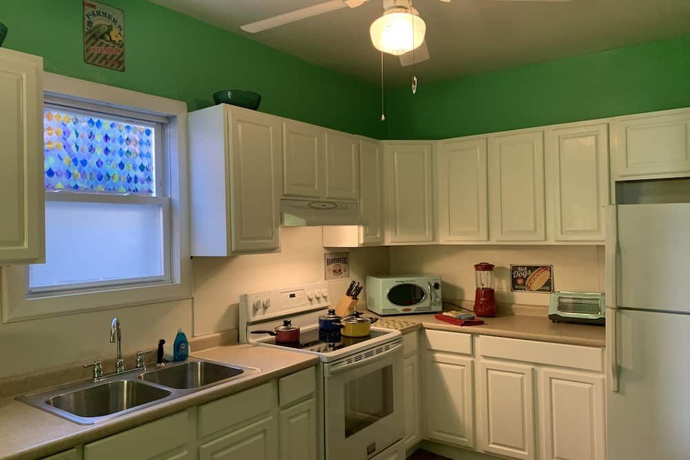 Manor and Mutts #1 - Beach Front, Pet Friendly, High Speed WiFi, Private - נורפולק - מטבח