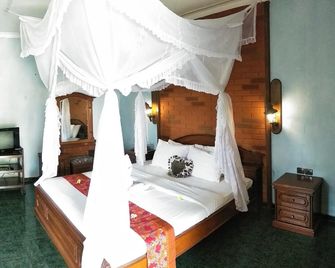 バグース ビーチ リゾート - Banjar