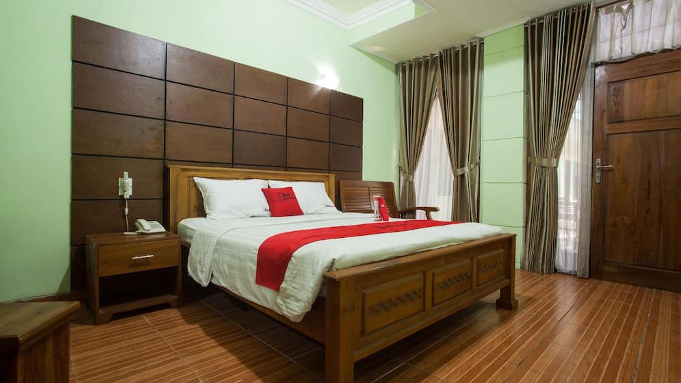 RedDoorz near Juanda International Airport