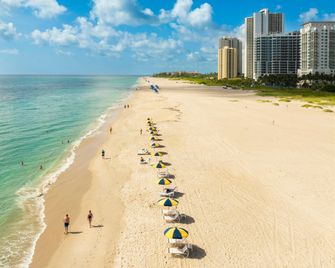 The Singer Oceanfront Resort Singer Island, Curio by Hilton - Riviera Beach - Plage