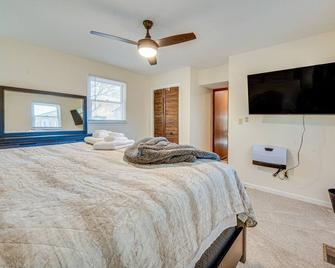 Spacious Lexington Abode w/ Pool Table & Fireplace - Lexington - Schlafzimmer