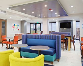 Holiday Inn Express & Suites Phoenix North - Scottsdale By IHG - Phoenix - Lounge