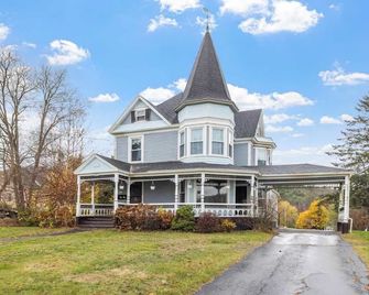Historic Littleton Getaway | Pet-Friendly Stay - Littleton - Building