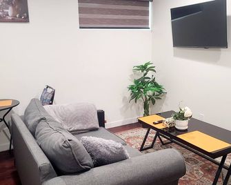 Two luxury bedrooms in the basement - Winnipeg - Living room