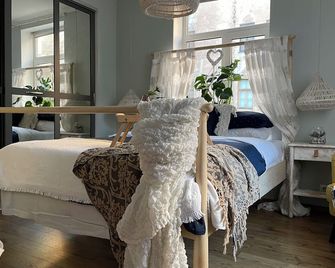 Pristine 1Br Apt in City Center with Free Parking and Coffee machine - Riga - Chambre