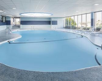 Four Points by Sheraton Milwaukee Airport - Milwaukee - Pool