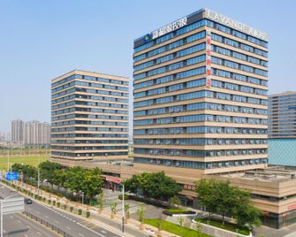 Vienna Hotel Nanchang West Station Guobo Metro Station - Nanchang - Building