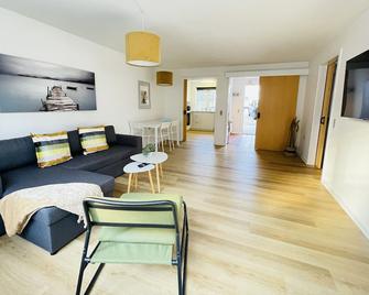 aday - Central Terrace Apartment in Hjorring - Hjørring - Living room