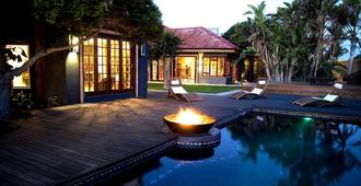 Singa Lodge - Lion Roars Hotels & Lodge - Port Elizabeth