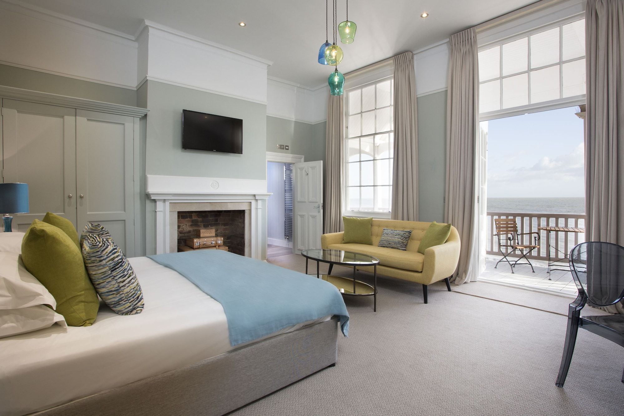 Royal Hotel - Deal - Спальня