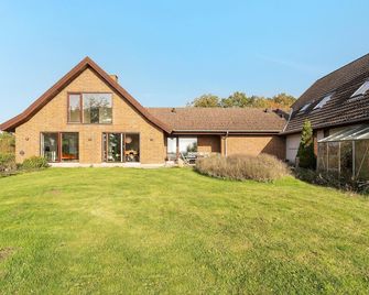 Lovely Home In Faaborg With Wifi - Faaborg - Bygning