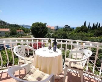 Apartments & Rooms Cakelic II - Mlini - Balcón