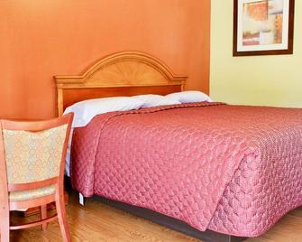 Tropicana Motel - Bastrop - Bedroom