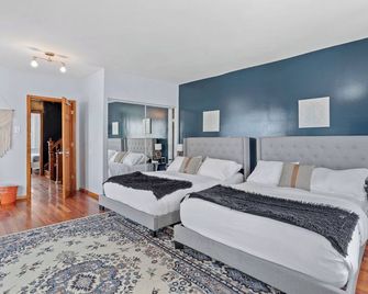 Luxury 8 Bedroom House, Steps to Tropicana, Beach and Boardwalk! - Atlantic City